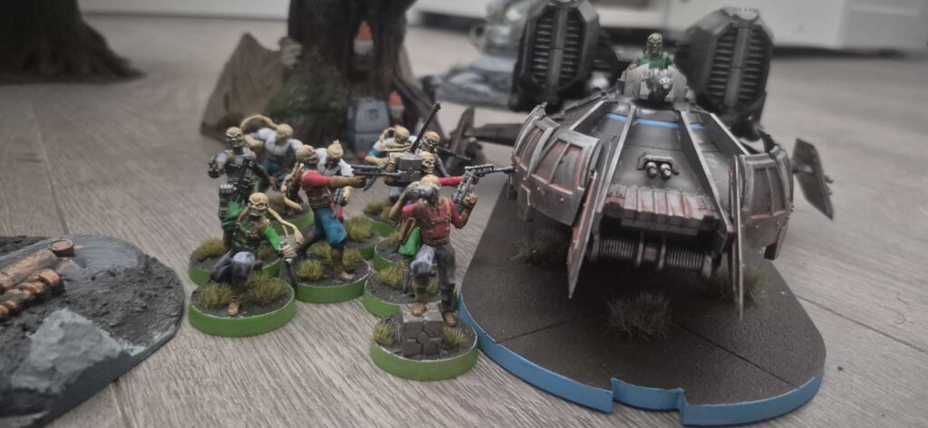 Escouade de Weequay Pirates devant un WLO-5 Speeder Tank de la liste Ohnaka Gang de Vor
