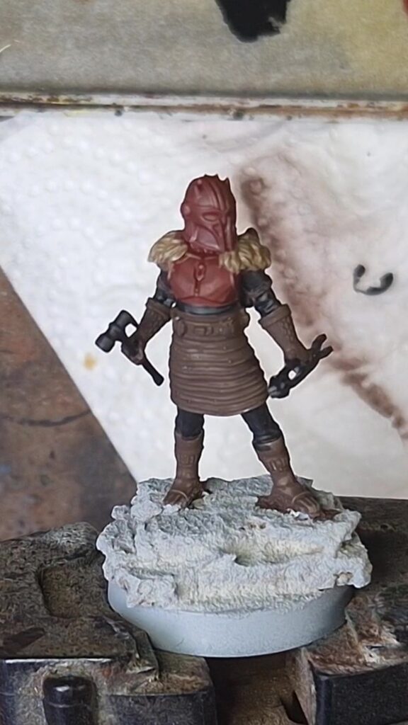 Peindre l'armurière star wars legion, les couleurs de base rouge, noir, fourrure et cuir