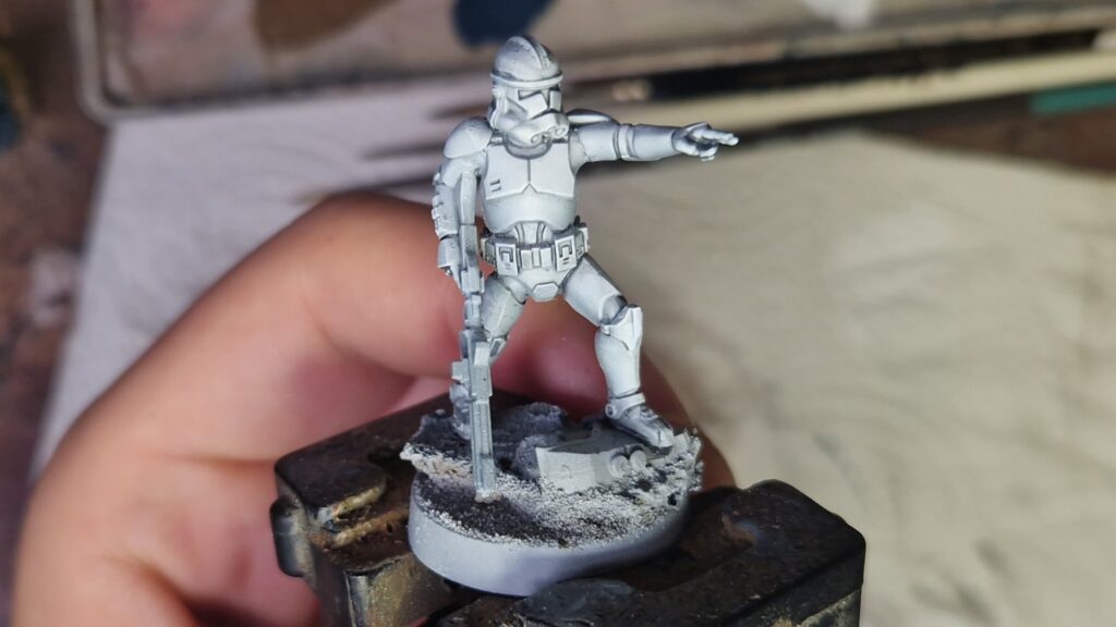 Brossage à sec Silver Grey sur l’armure du clone