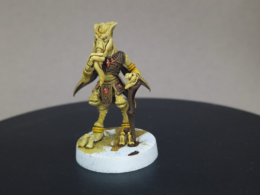 Poggle le Bref Star Wars Legion peint, gemmes rouges et bracelets dorés